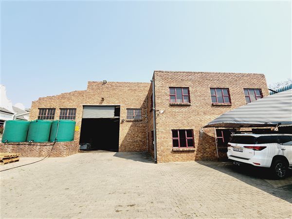 872  m² Industrial space