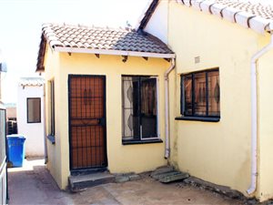 3 Bed House in Klipfontein View