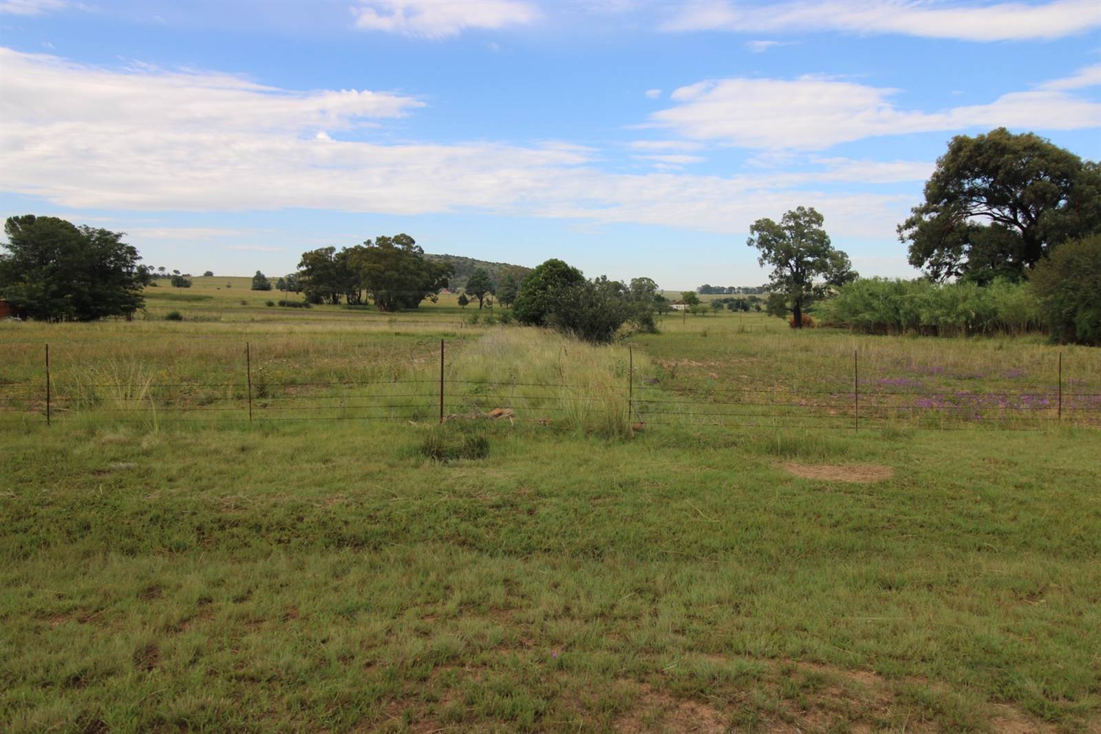 2974 m² Land available in Hobhouse photo number 1