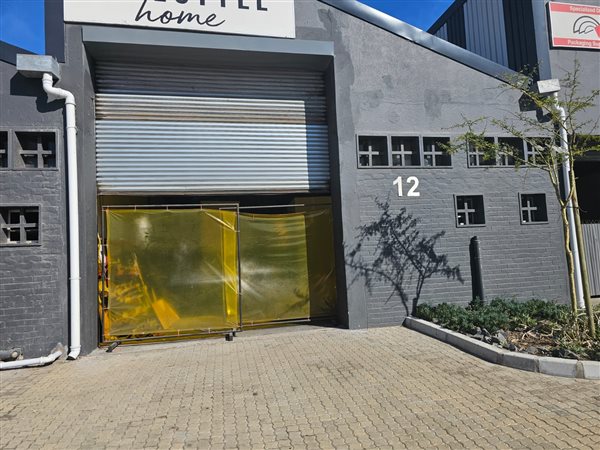 245  m² Industrial space in Epping