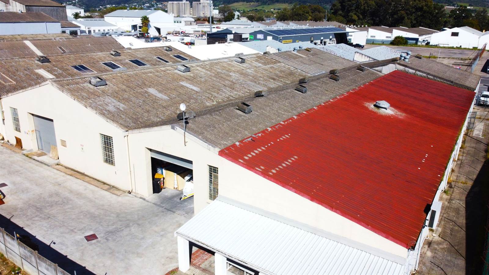 1699  m² Industrial space in Dal Josafat photo number 1