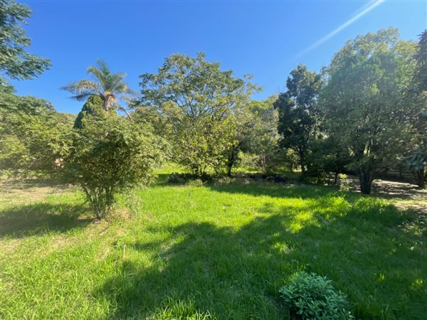 1 653 m² Land