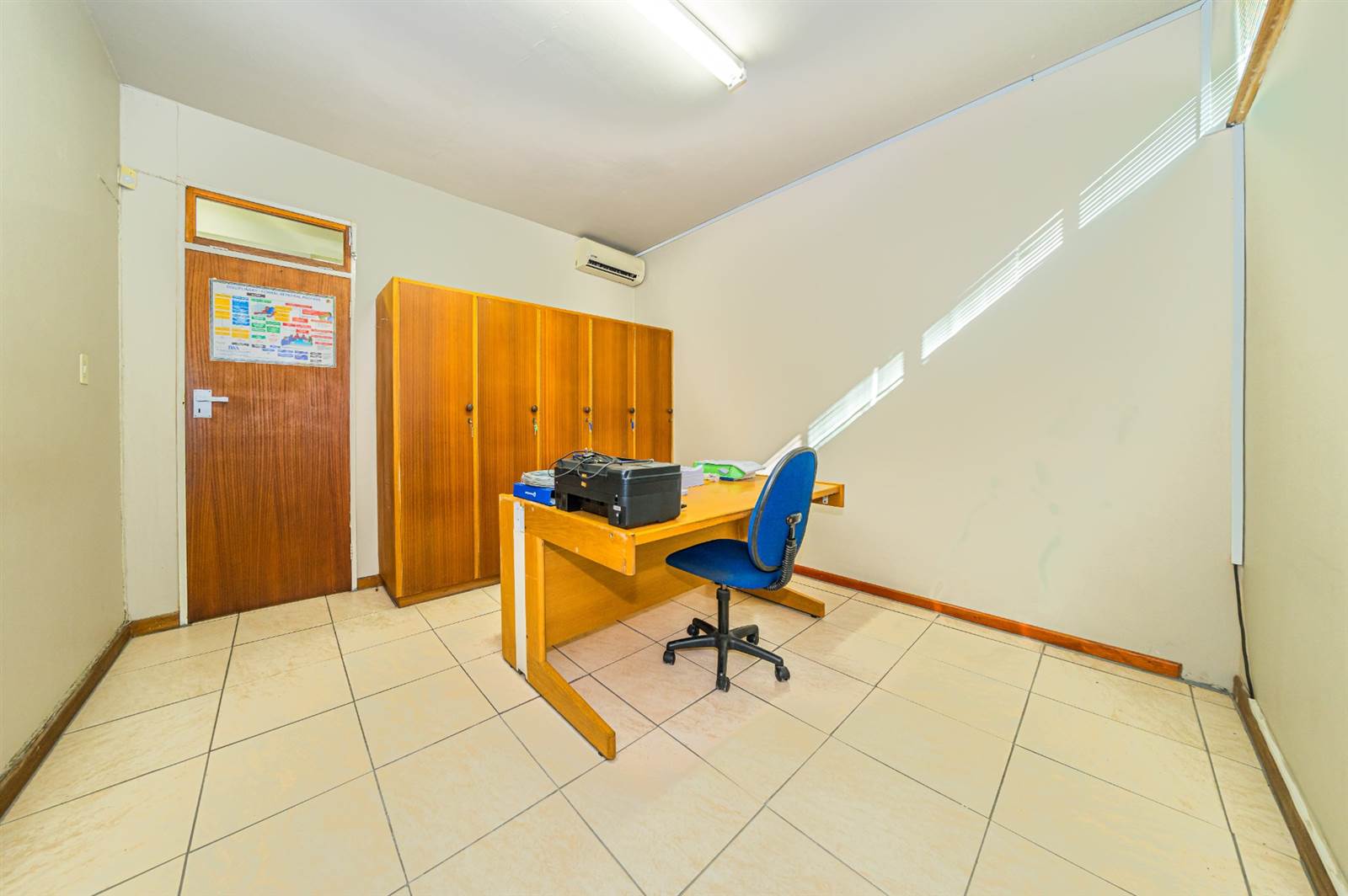 3782  m² Office Space in Paarl photo number 12