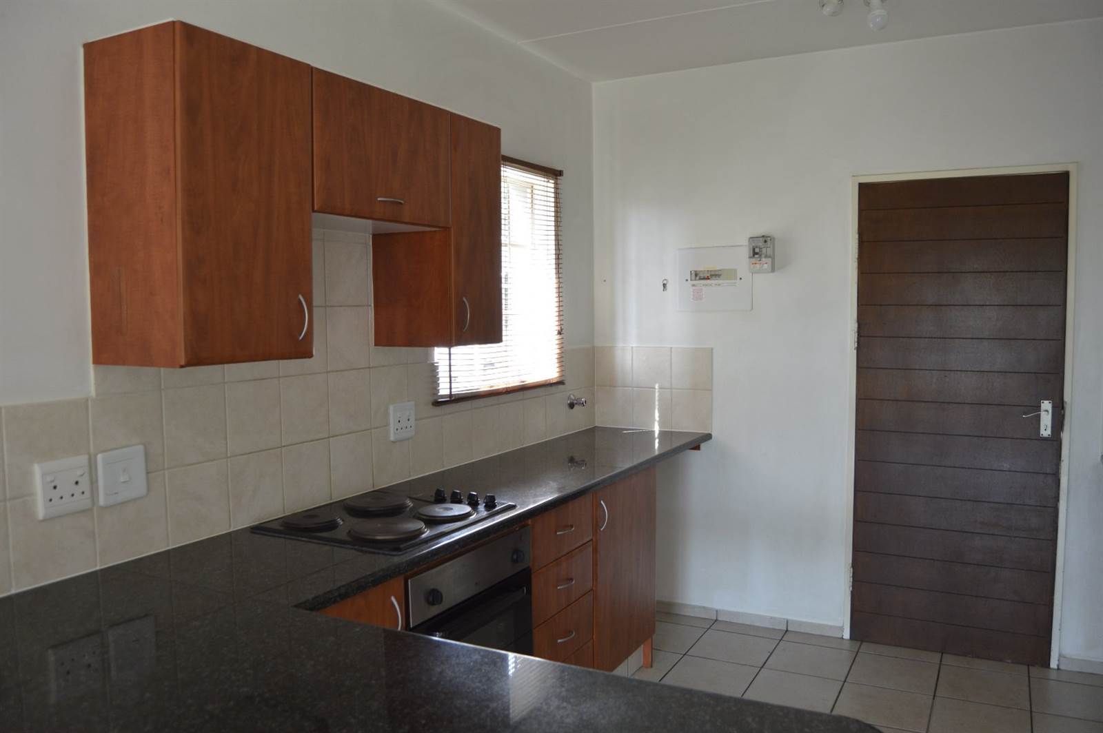 3 Bed Townhouse in Benoni North photo number 3