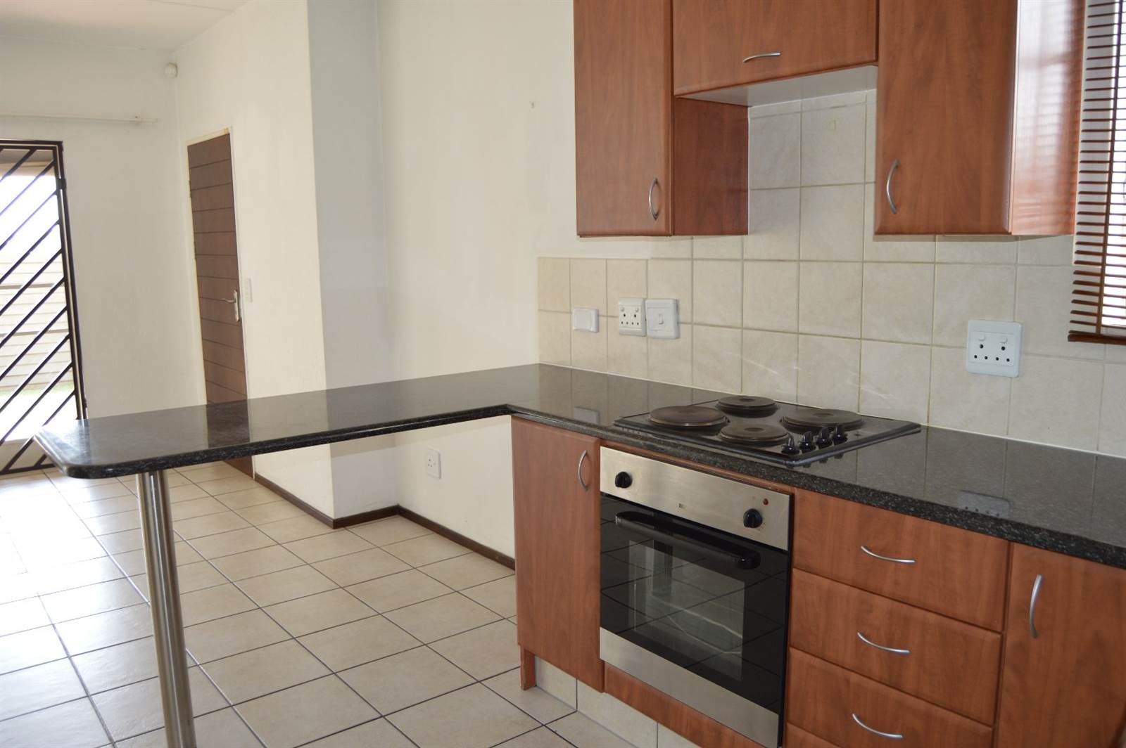 3 Bed Townhouse in Benoni North photo number 8