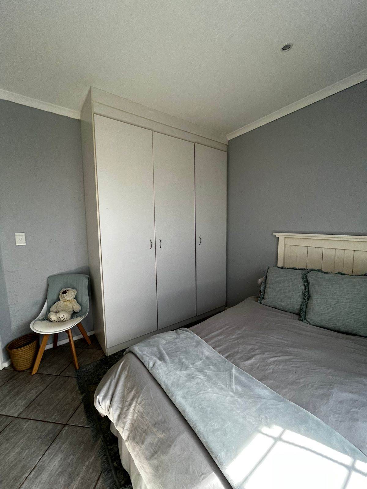 2 Bed Apartment in Van Der Hoff Park photo number 13