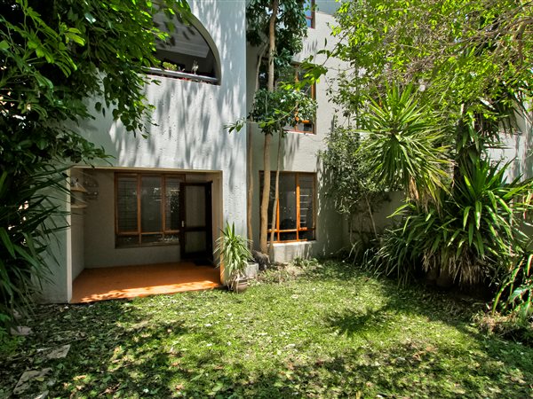 1 Bed Apartment in Craighall Park