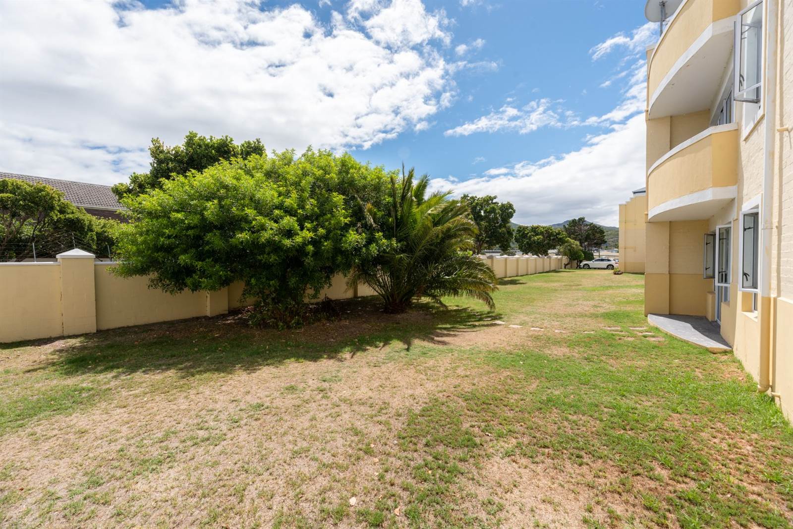 2 Bed Apartment in Fish Hoek photo number 13