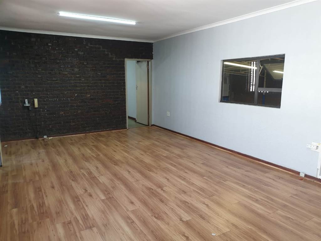 582  m² Commercial space in Delville photo number 12