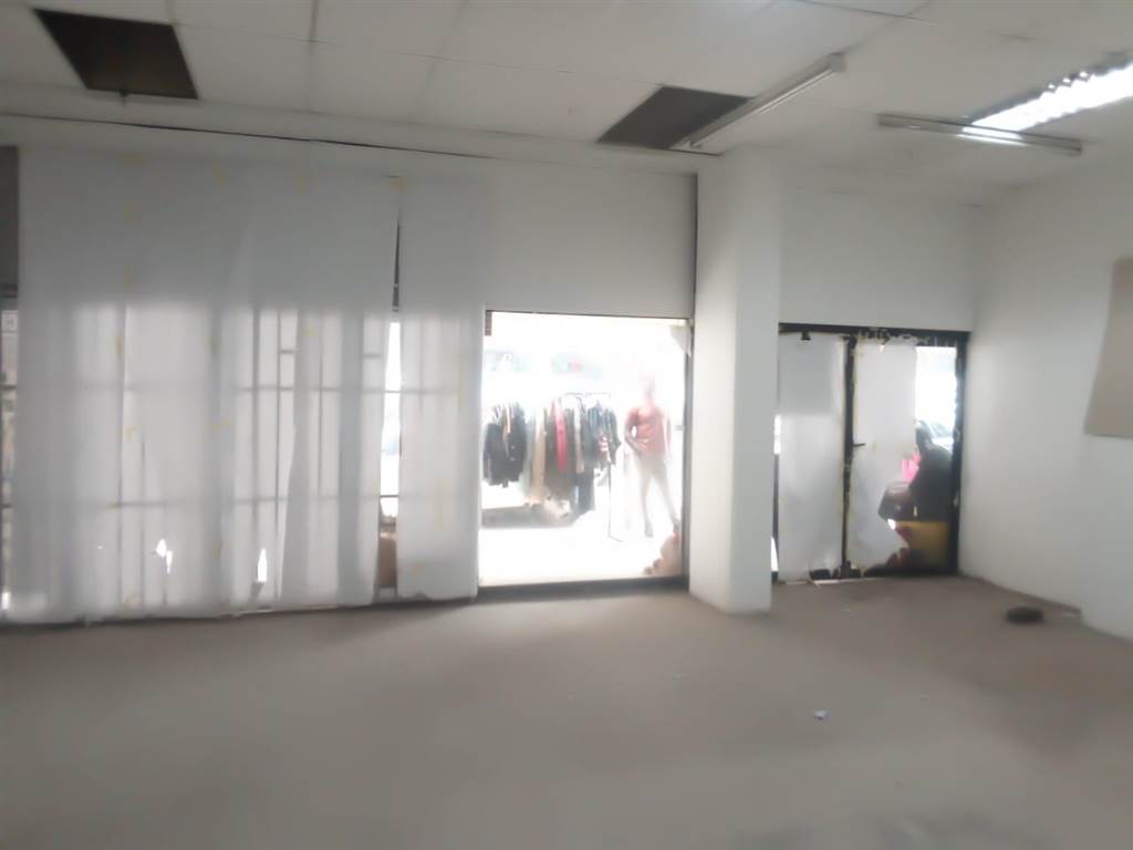 130  m² Retail Space in Durban CBD photo number 12