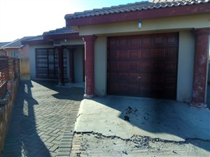 House in Tlhabane