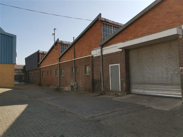 741  m² Industrial space