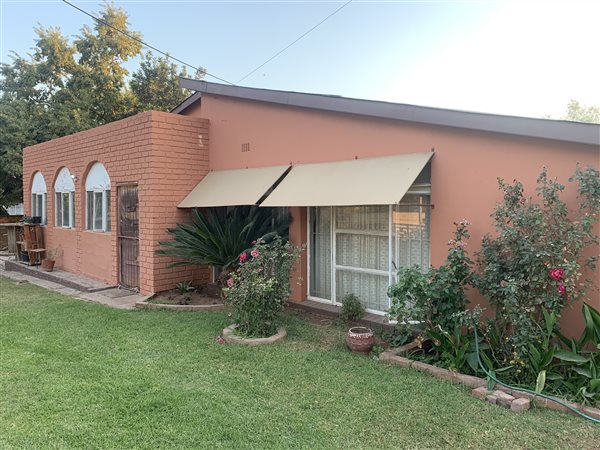 4 Bedroom House 4 Bedroom House