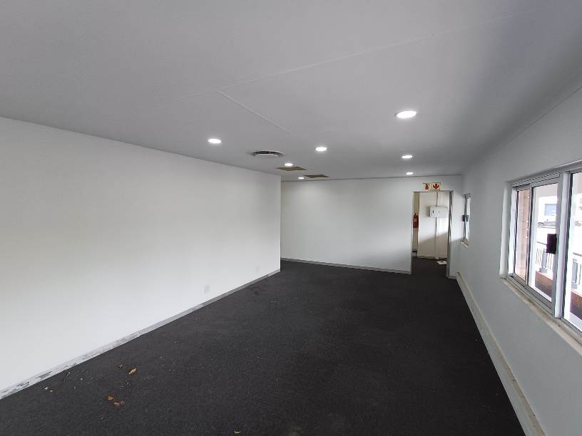 166  m² Commercial space in Die Hoewes photo number 3