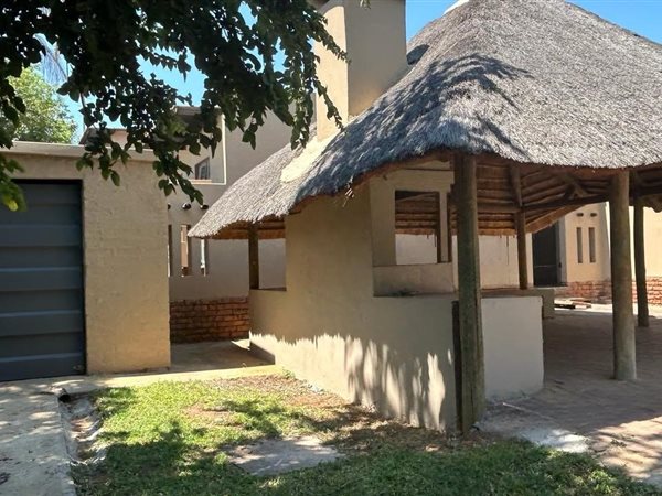 5 Bed House in Protea Park