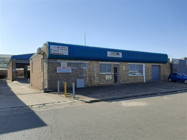 766  m² Commercial space