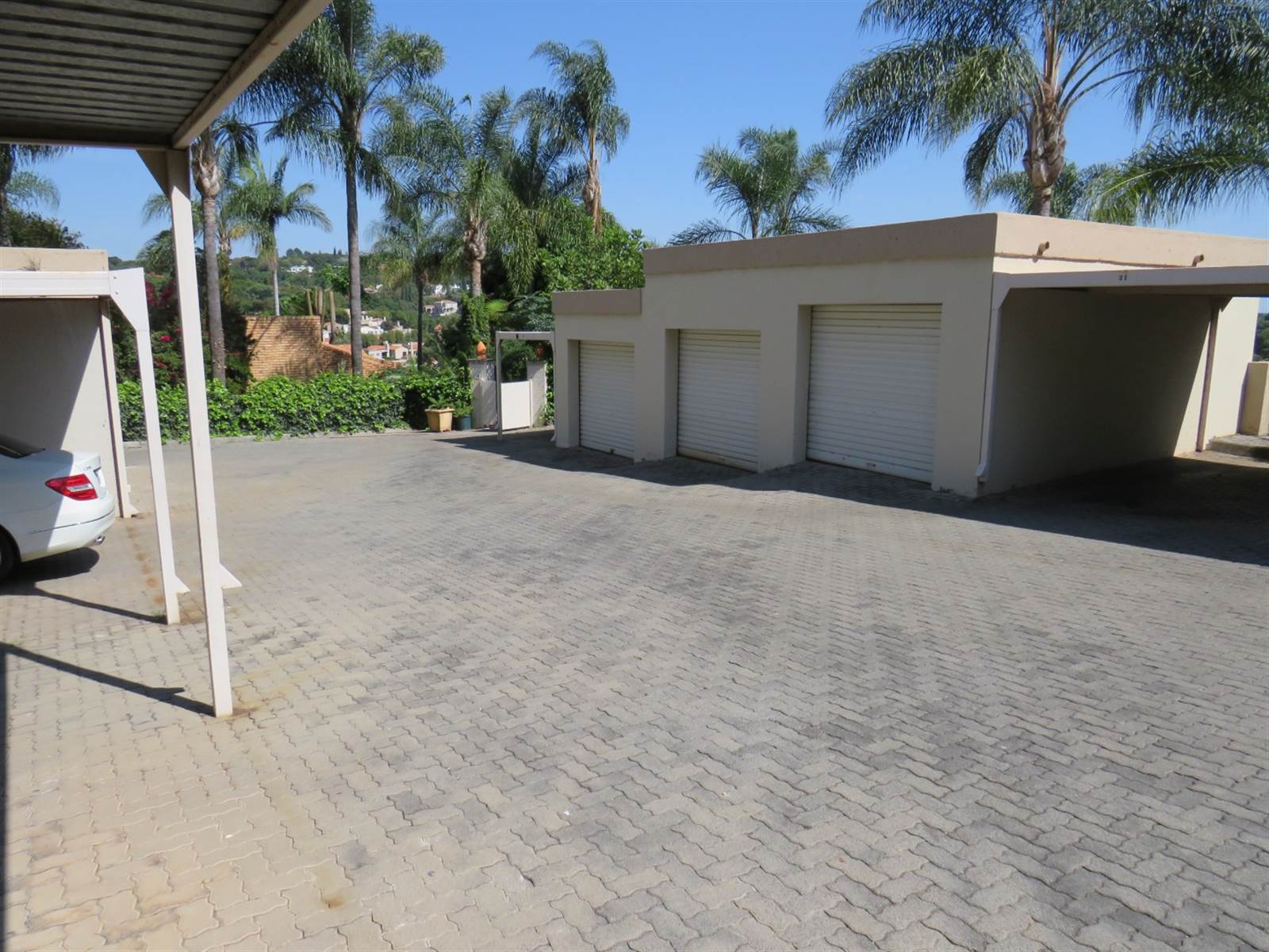 3 Bed Townhouse in Waterkloof Ridge photo number 23