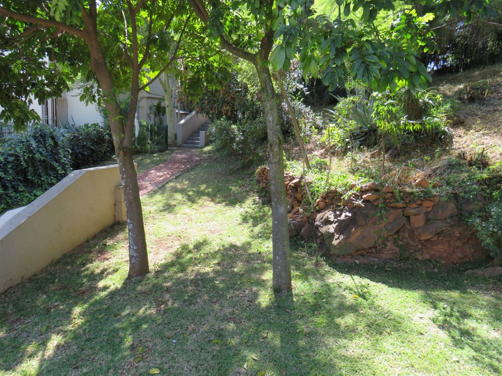 3 Bed Townhouse in Waterkloof Ridge photo number 5