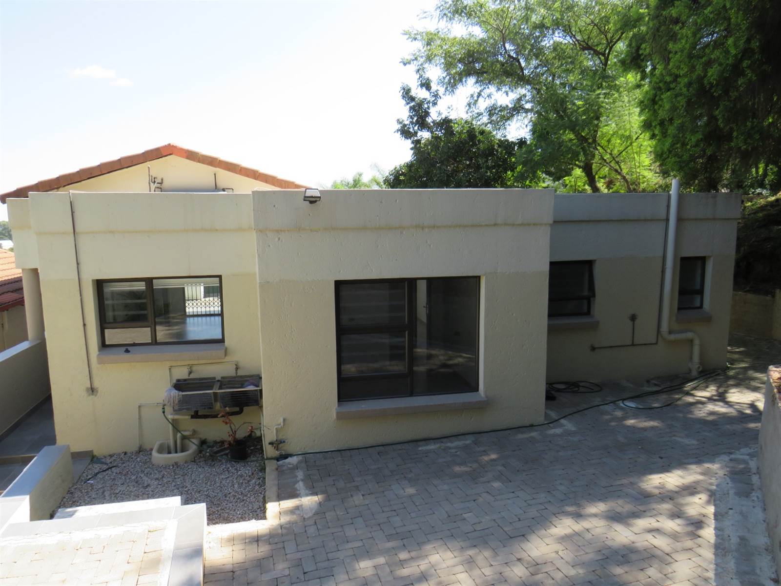 3 Bed Townhouse in Waterkloof Ridge photo number 11