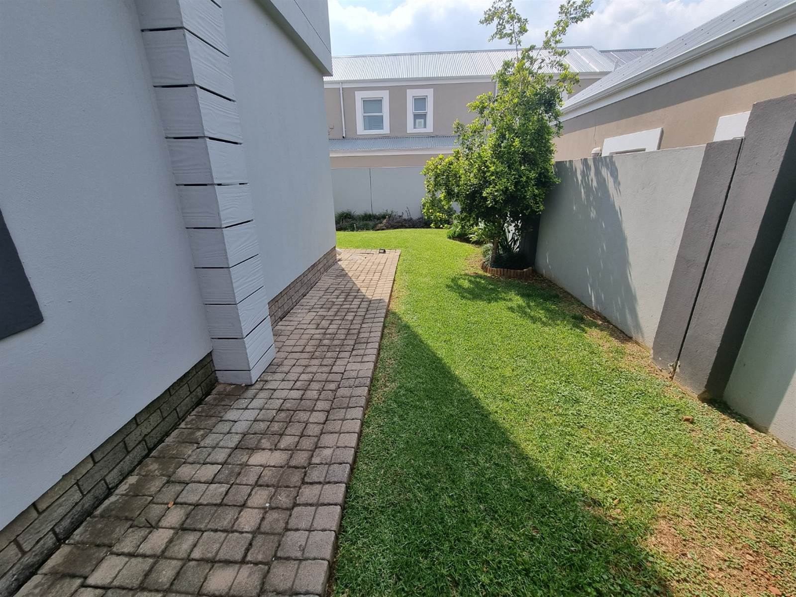 2 Bed Townhouse in Erasmus Park photo number 15