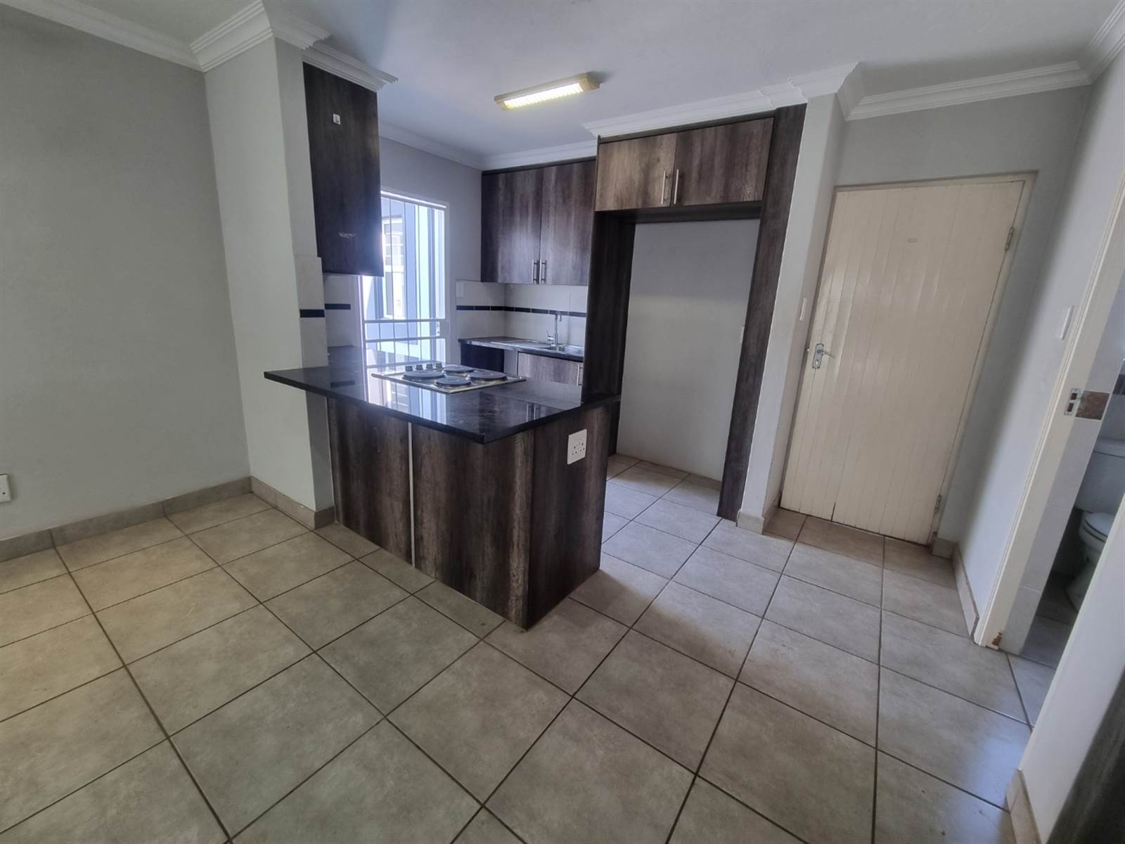 2 Bed Townhouse in Erasmus Park photo number 8