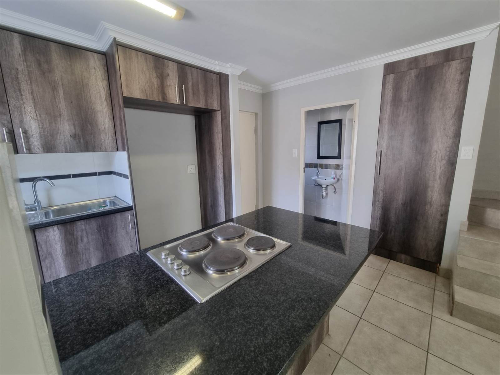 2 Bed Townhouse in Erasmus Park photo number 9