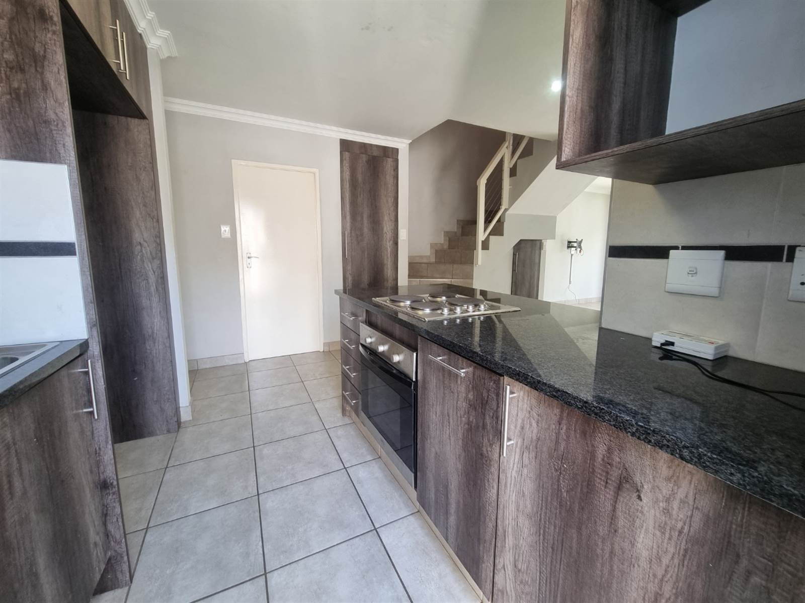 2 Bed Townhouse in Erasmus Park photo number 11