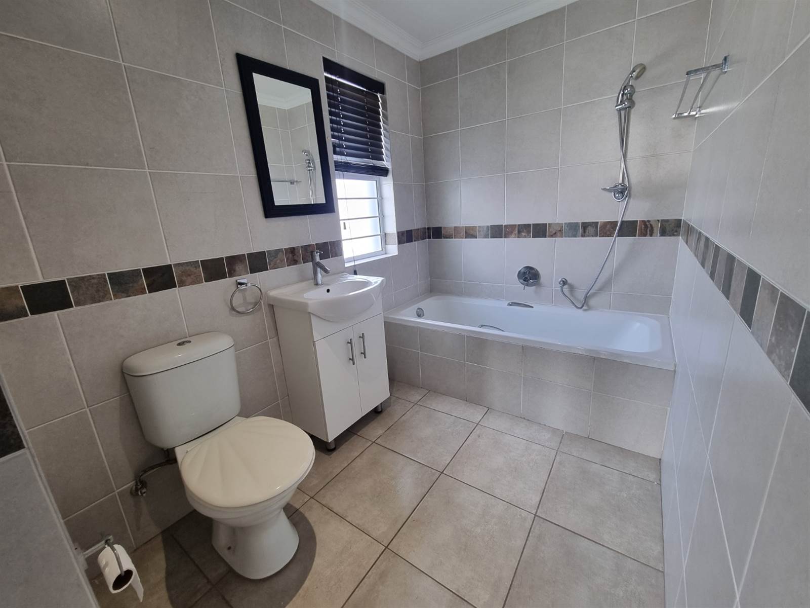 2 Bed Townhouse in Erasmus Park photo number 19