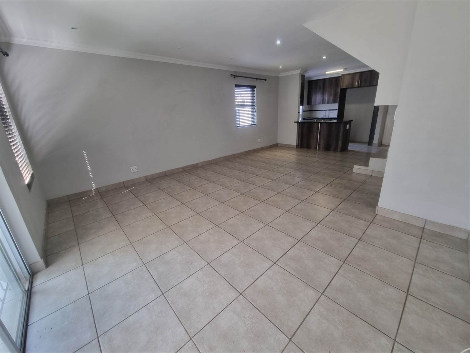 2 Bed Townhouse in Erasmus Park photo number 6