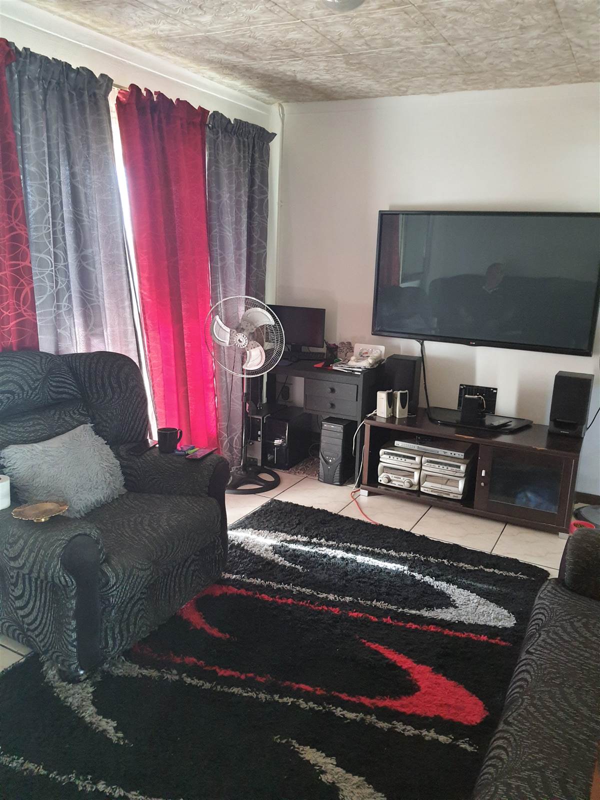 3 Bed Apartment in Algoa Park photo number 5