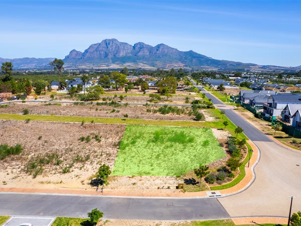 819 m² Land available in Pearl Valley