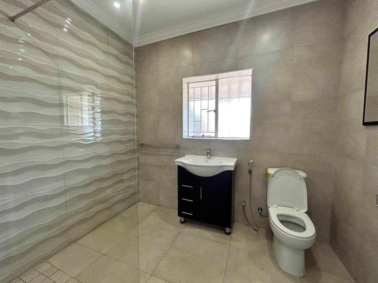 211  m² Commercial space in Northcliff photo number 12