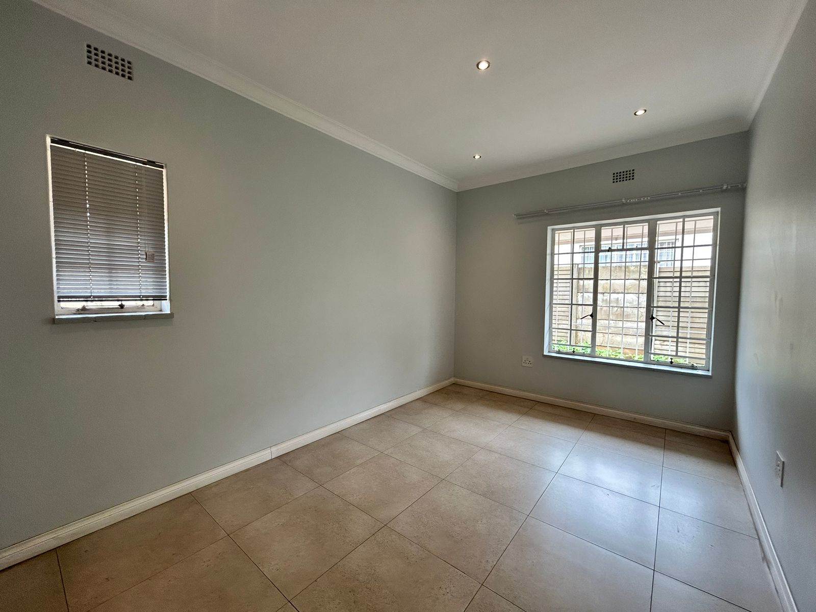 211  m² Commercial space in Northcliff photo number 7