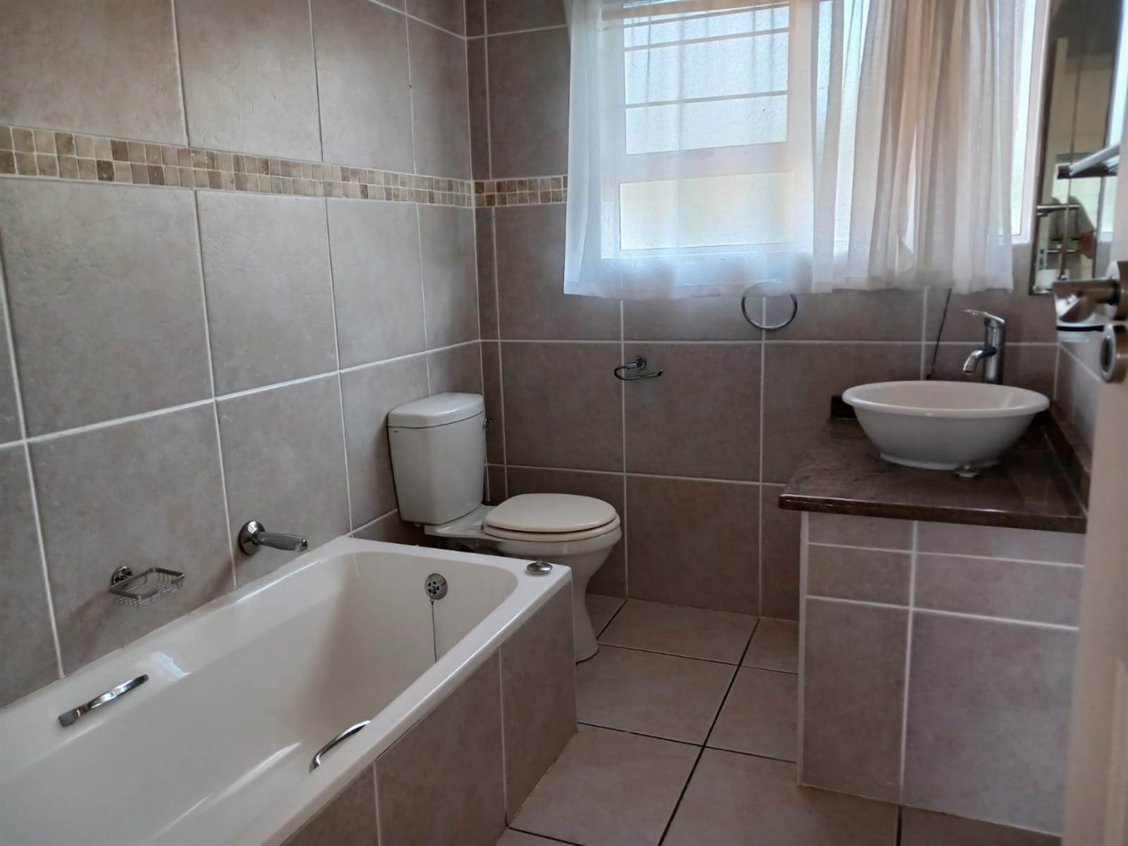 3 Bed Apartment in Uvongo photo number 24