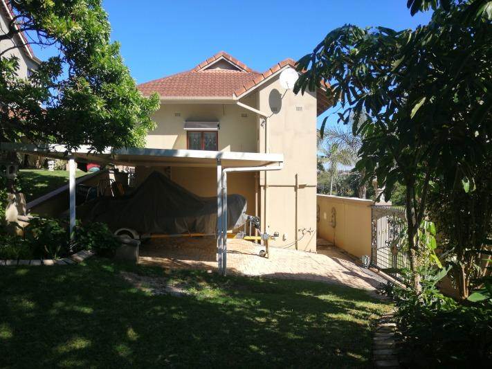 9 Bed House in Umtentweni photo number 25