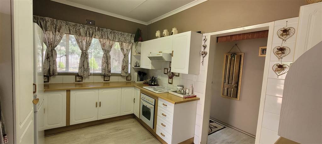 3 Bed House in Vaalpark photo number 9