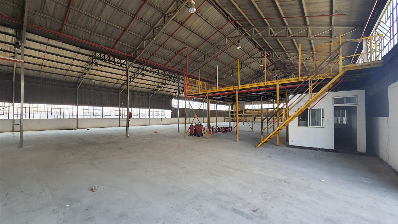 3331  m² Industrial space in Isando photo number 2