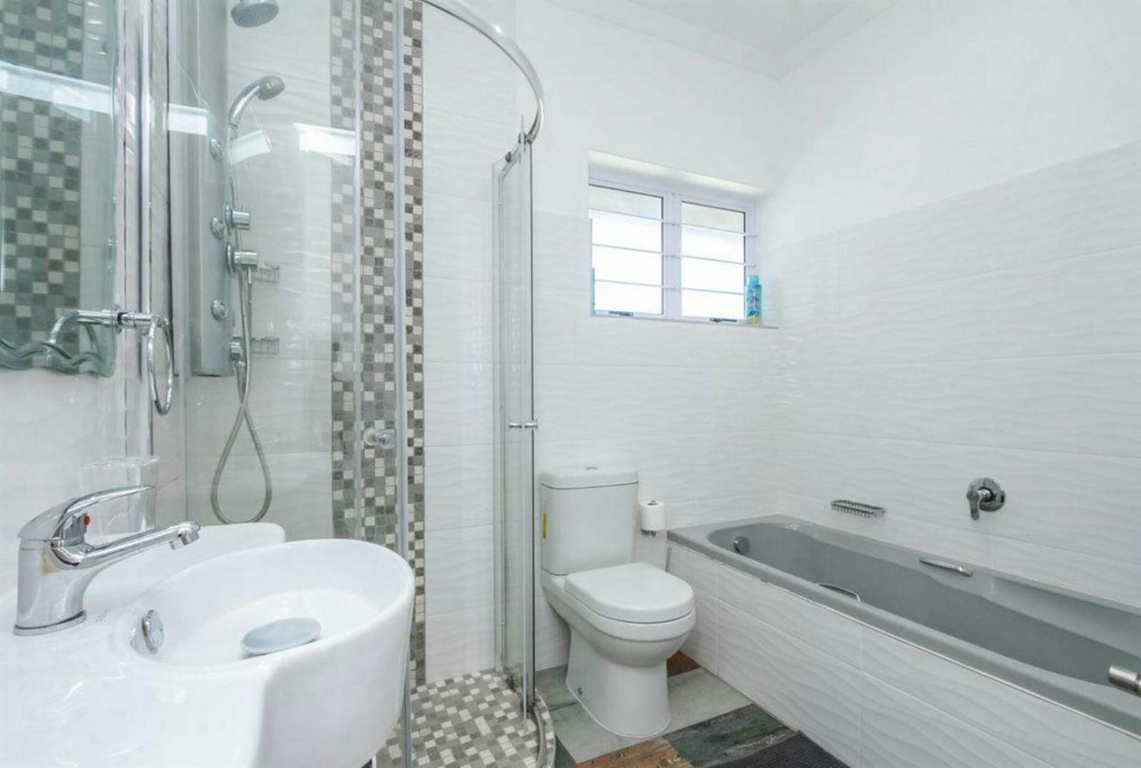 3 Bed House in Umhlanga Rocks photo number 10