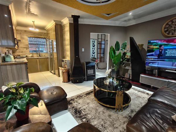 2 Bedroom Flat 2 Bedroom Flat