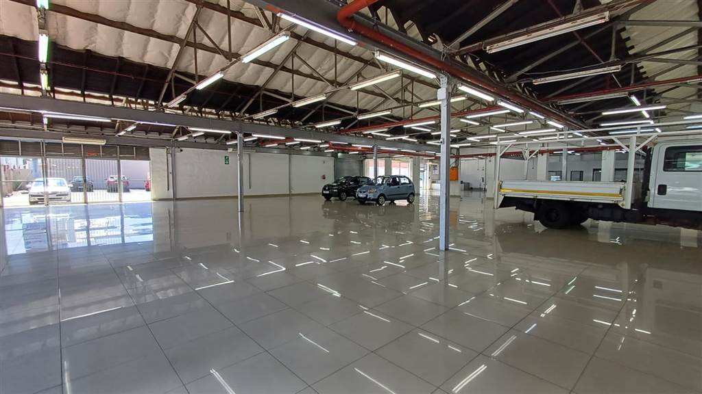 1100  m² Industrial space in Windermere photo number 2