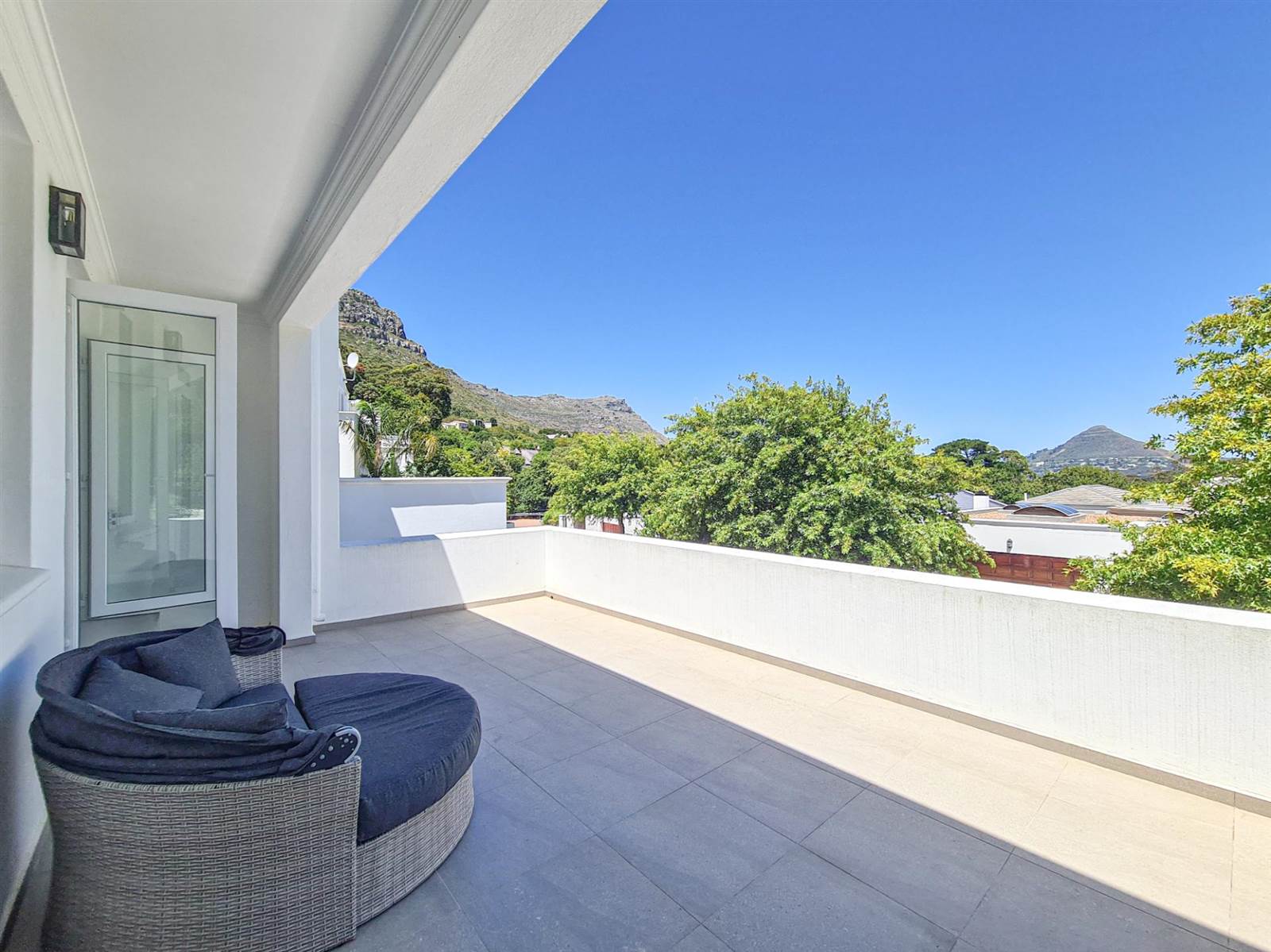 3 Bed House in Hout Bay and surrounds photo number 2