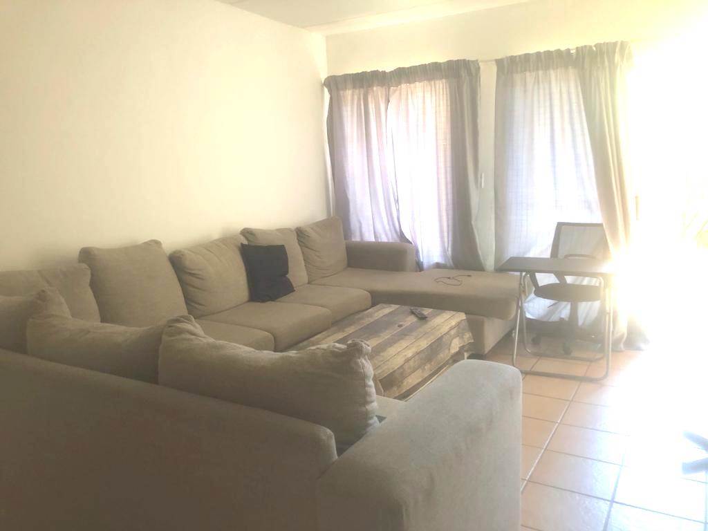2 Bed Apartment in Clarina photo number 4