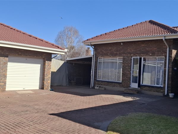 4 Bedroom House 4 Bedroom House