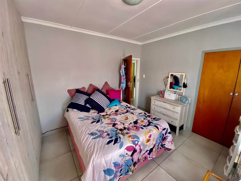 3 Bed House in Algoa Park photo number 16