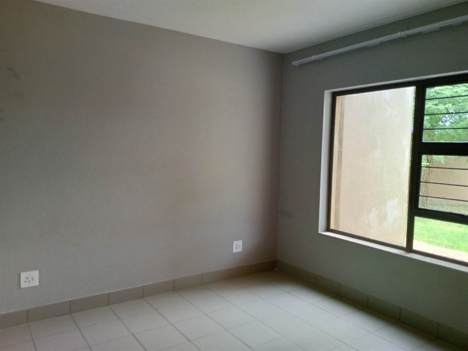 2 Bed Apartment in Penina Park photo number 13