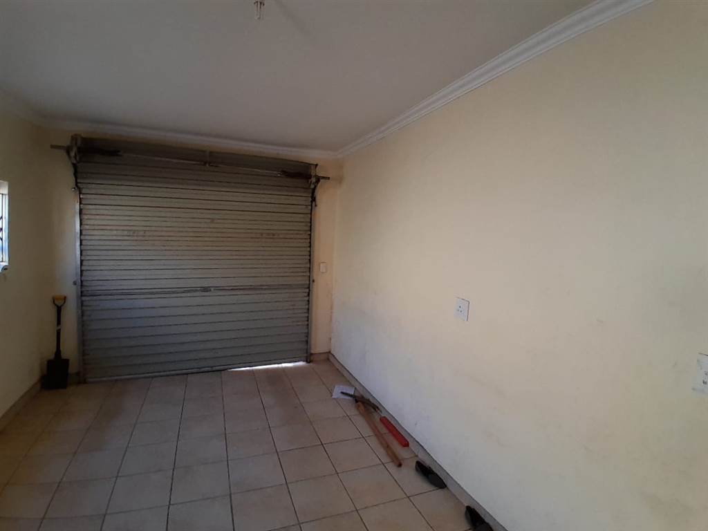 3 Bed House in Makhado (Louis Trichardt) photo number 8