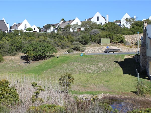 446 m² Land available in Stilbaai