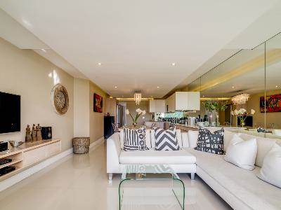3 Bed Apartment in Mouille Point photo number 4