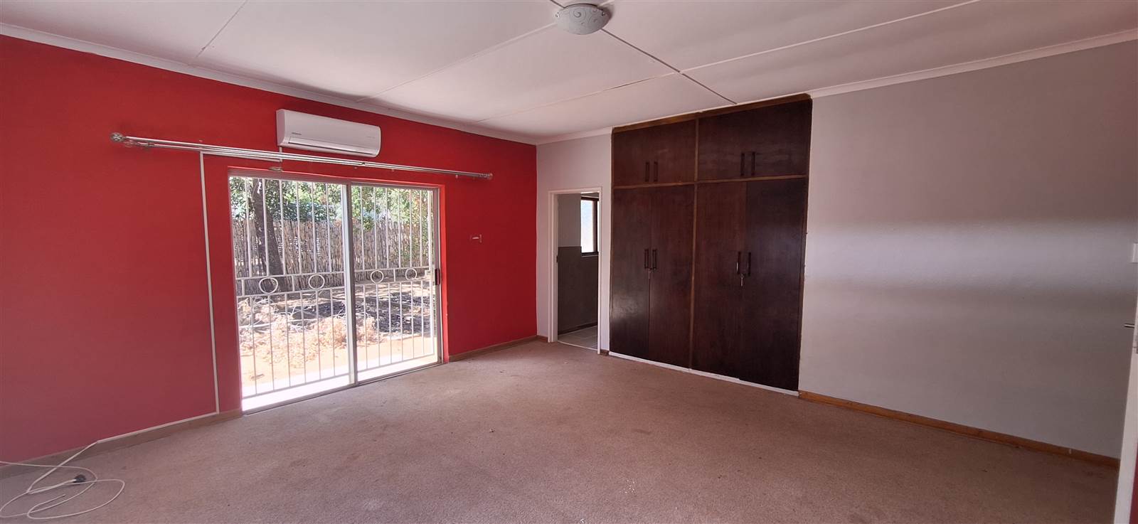 4 Bed House in Aliwal North photo number 19