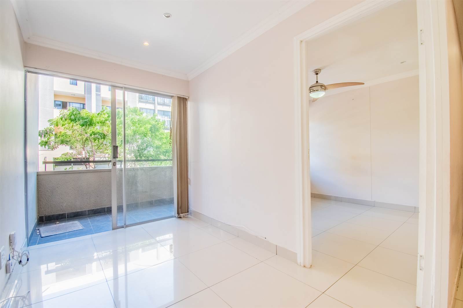 2 Bed Apartment in Umhlanga Ridge photo number 4